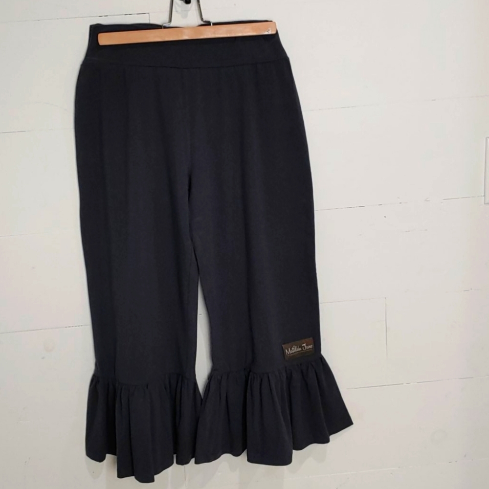 Matilda jane Medium charcoal ruffle pant